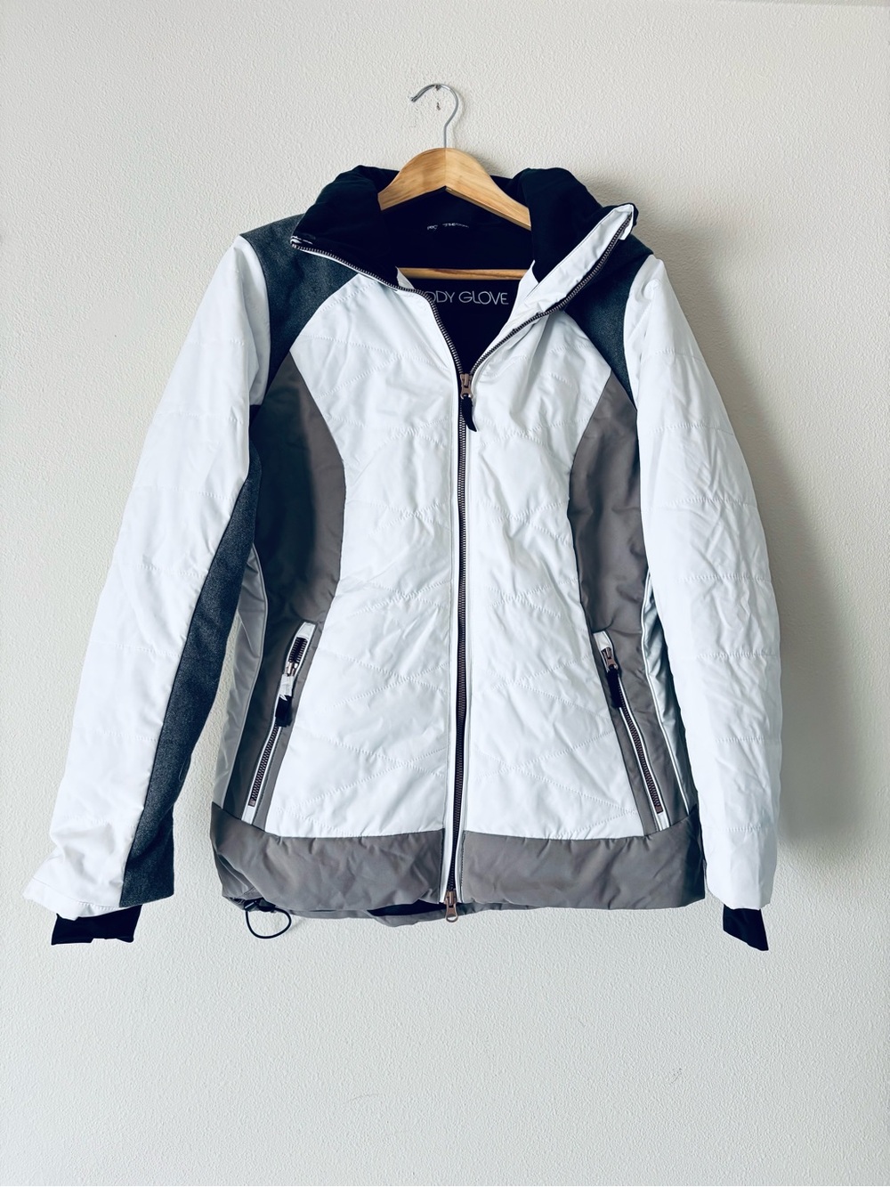 Body Glove White Taupe Women’s Grey Hooded Ski Snowboard Jacket Size Medium